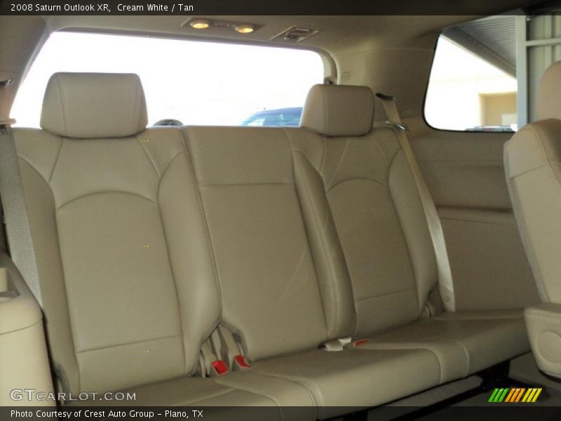 Cream White / Tan 2008 Saturn Outlook XR
