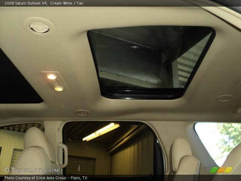 Cream White / Tan 2008 Saturn Outlook XR