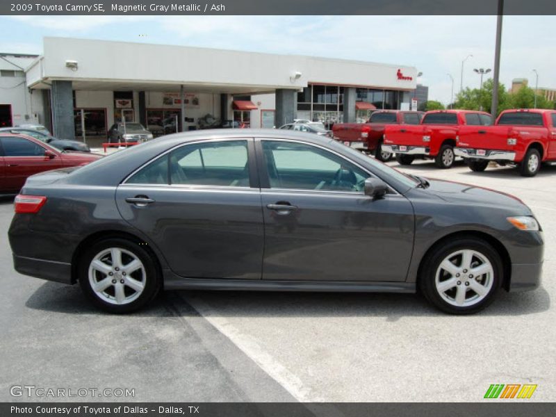 Magnetic Gray Metallic / Ash 2009 Toyota Camry SE