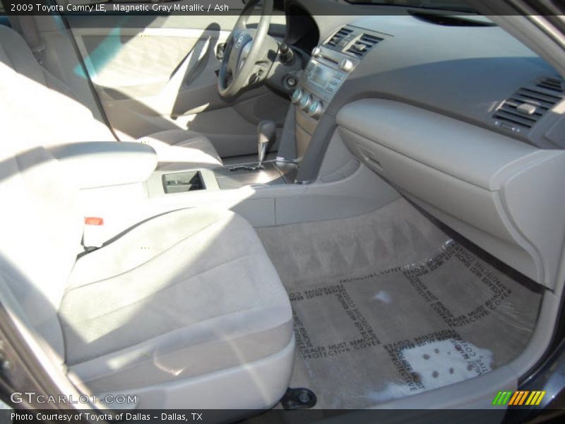 Magnetic Gray Metallic / Ash 2009 Toyota Camry LE
