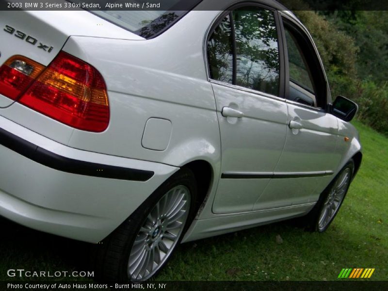 Alpine White / Sand 2003 BMW 3 Series 330xi Sedan