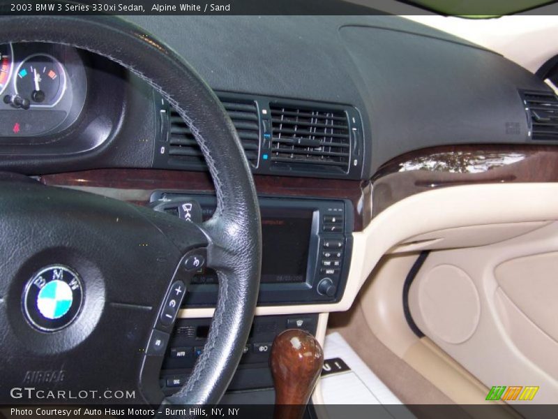 Alpine White / Sand 2003 BMW 3 Series 330xi Sedan