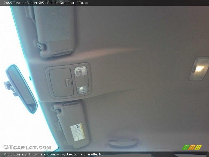 Dorado Gold Pearl / Taupe 2005 Toyota 4Runner SR5