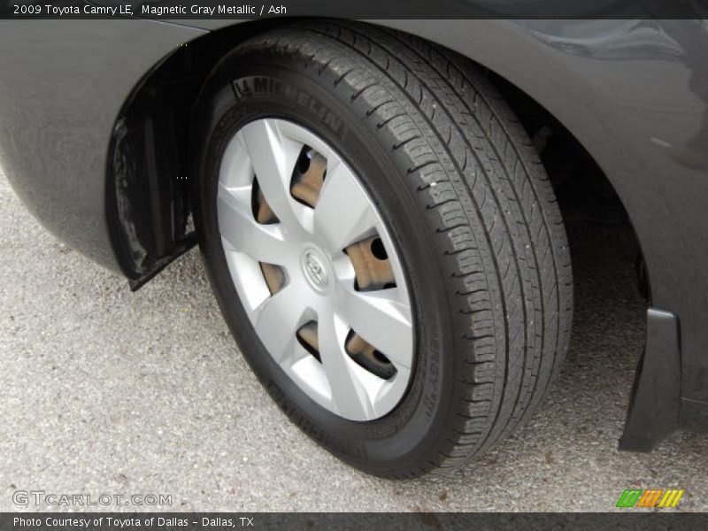 Magnetic Gray Metallic / Ash 2009 Toyota Camry LE