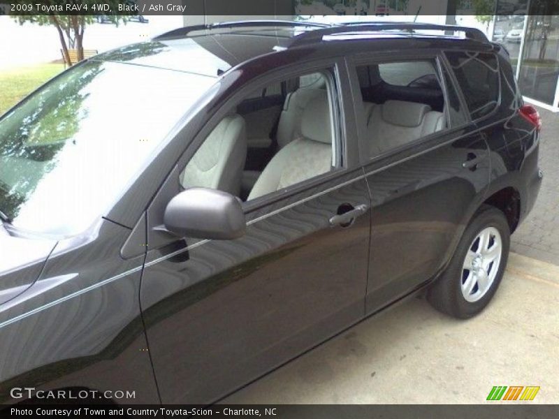 Black / Ash Gray 2009 Toyota RAV4 4WD