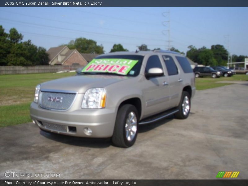 Silver Birch Metallic / Ebony 2009 GMC Yukon Denali