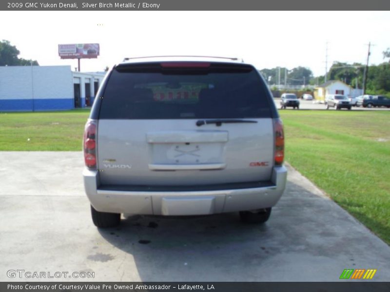 Silver Birch Metallic / Ebony 2009 GMC Yukon Denali