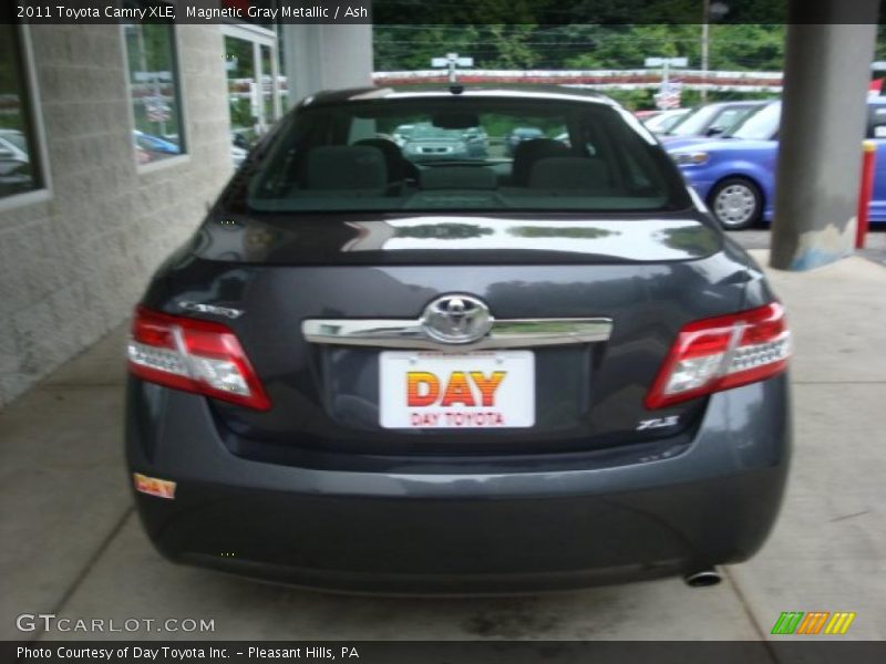 Magnetic Gray Metallic / Ash 2011 Toyota Camry XLE