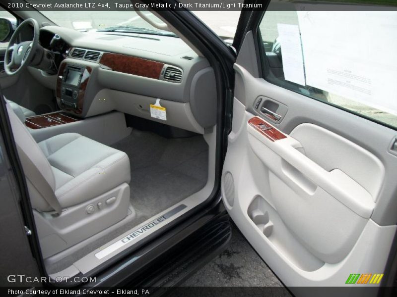 Taupe Gray Metallic / Dark Titanium/Light Titanium 2010 Chevrolet Avalanche LTZ 4x4