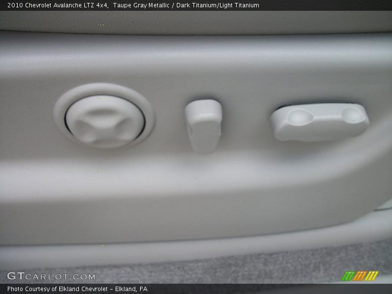 Taupe Gray Metallic / Dark Titanium/Light Titanium 2010 Chevrolet Avalanche LTZ 4x4