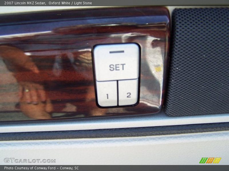 Oxford White / Light Stone 2007 Lincoln MKZ Sedan