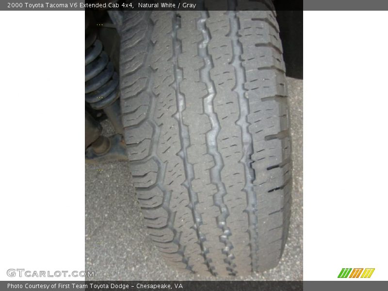 Natural White / Gray 2000 Toyota Tacoma V6 Extended Cab 4x4