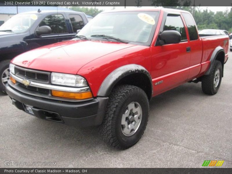 Victory Red / Graphite 2002 Chevrolet S10 ZR2 Extended Cab 4x4