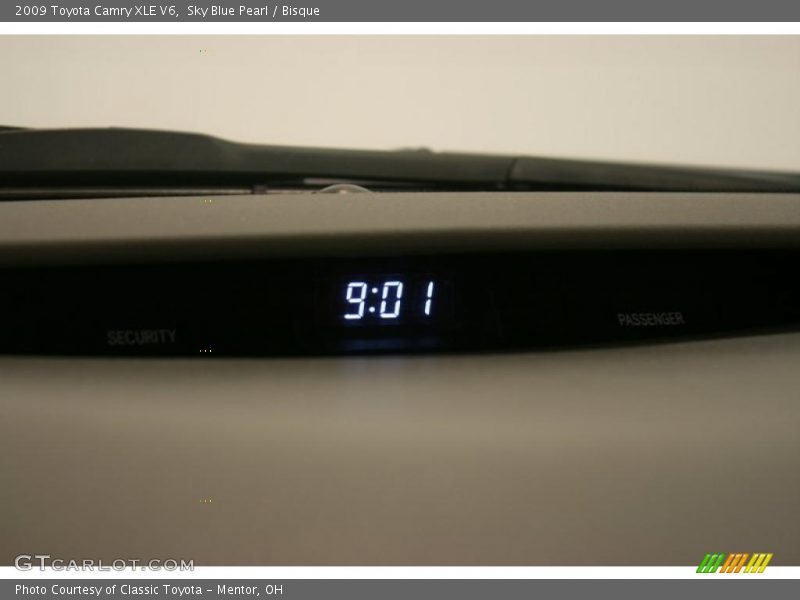 Sky Blue Pearl / Bisque 2009 Toyota Camry XLE V6