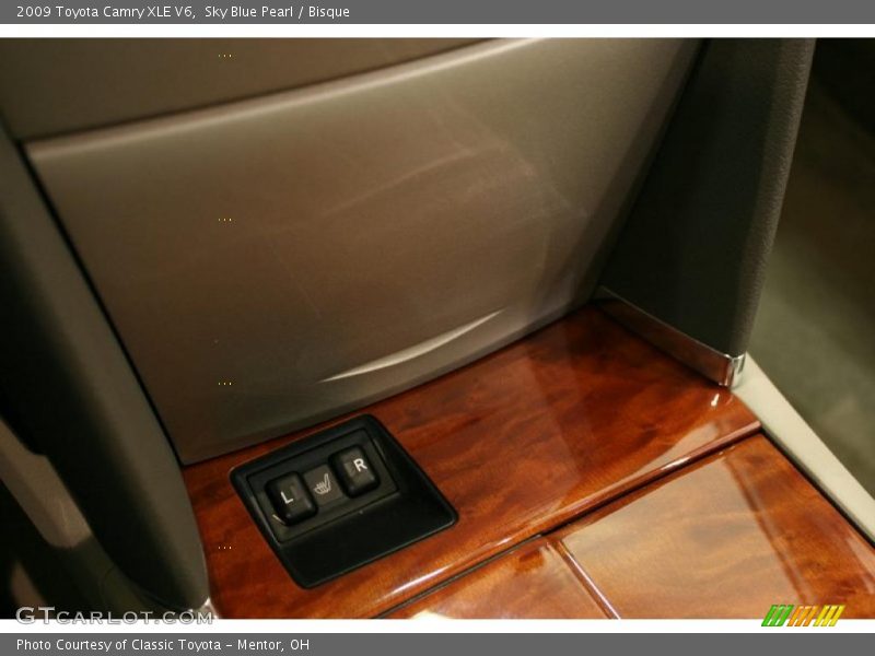 Sky Blue Pearl / Bisque 2009 Toyota Camry XLE V6