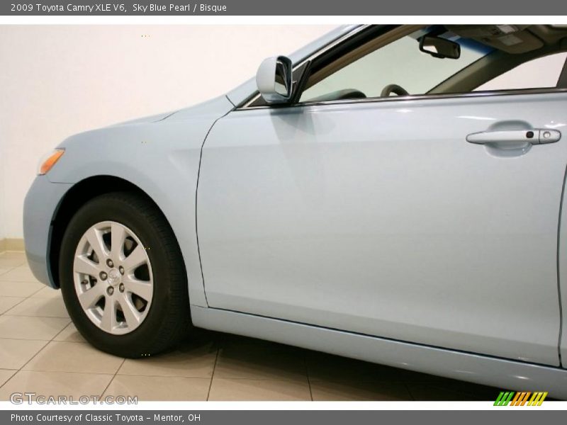 Sky Blue Pearl / Bisque 2009 Toyota Camry XLE V6