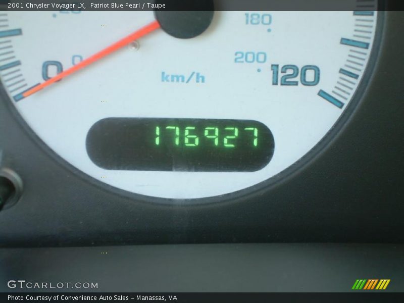 Patriot Blue Pearl / Taupe 2001 Chrysler Voyager LX