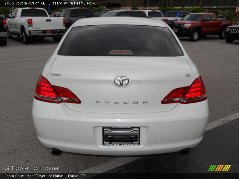 Blizzard White Pearl / Ivory 2006 Toyota Avalon XL
