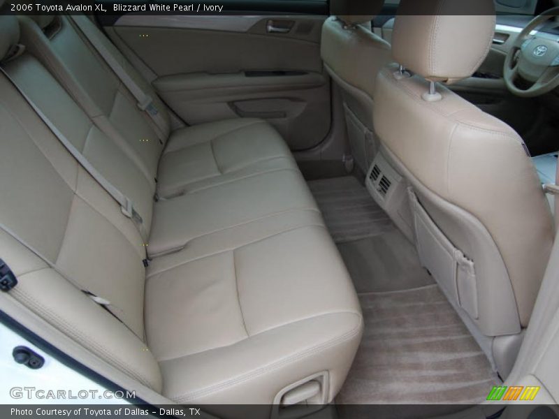 Blizzard White Pearl / Ivory 2006 Toyota Avalon XL