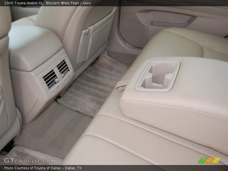 Blizzard White Pearl / Ivory 2006 Toyota Avalon XL