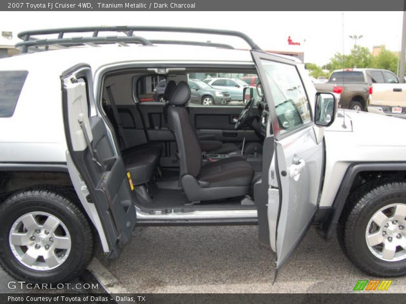 Titanium Metallic / Dark Charcoal 2007 Toyota FJ Cruiser 4WD