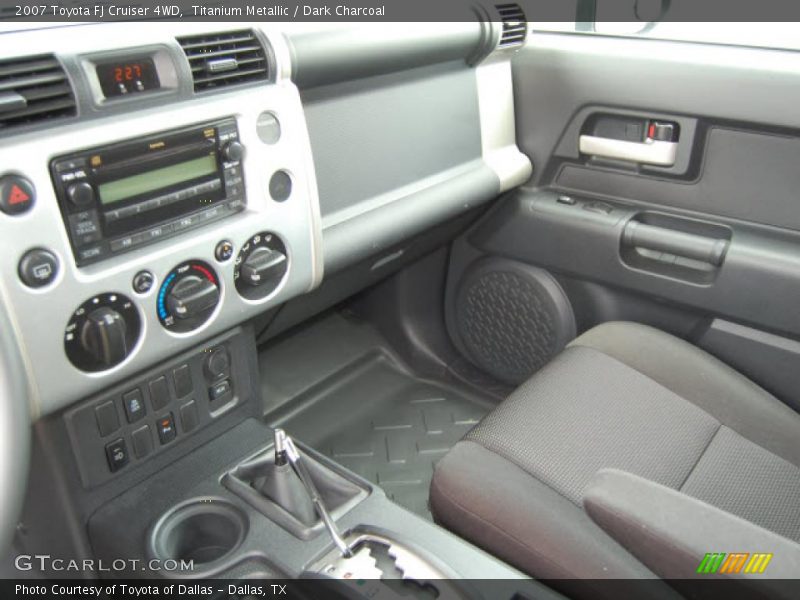 Titanium Metallic / Dark Charcoal 2007 Toyota FJ Cruiser 4WD