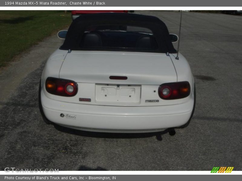 Chaste White / Black 1994 Mazda MX-5 Miata Roadster