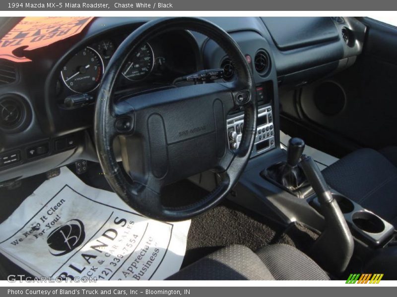Chaste White / Black 1994 Mazda MX-5 Miata Roadster