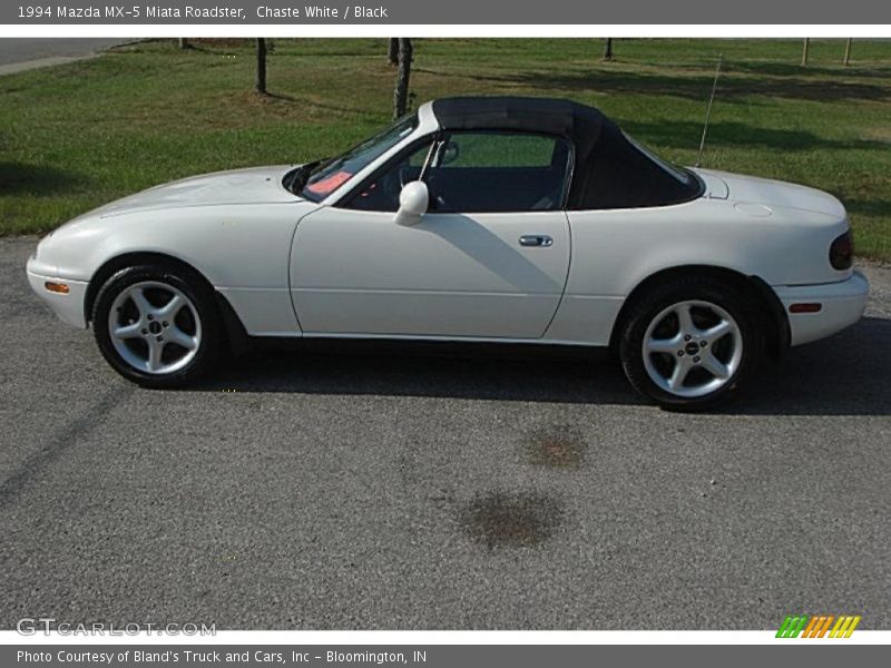 Chaste White / Black 1994 Mazda MX-5 Miata Roadster