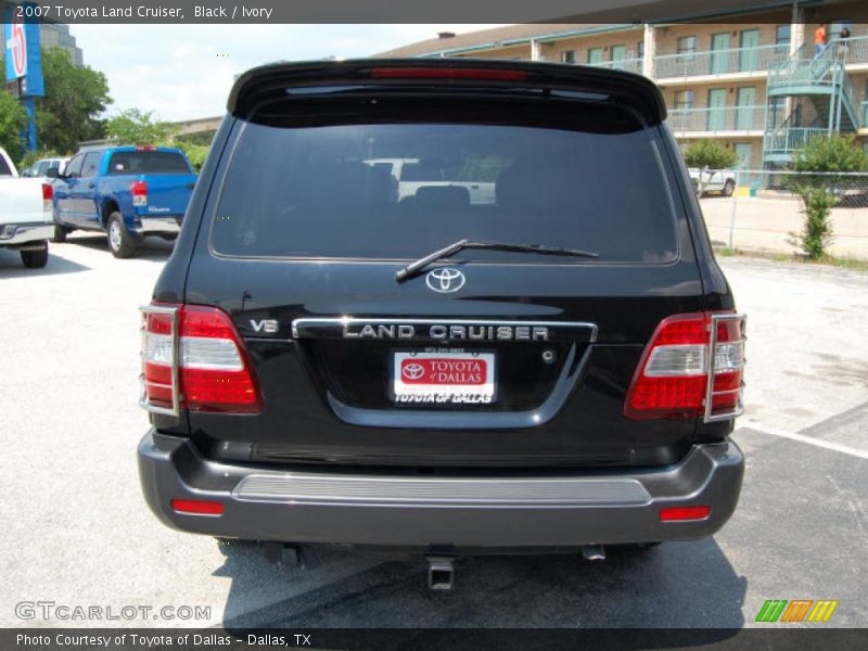 Black / Ivory 2007 Toyota Land Cruiser