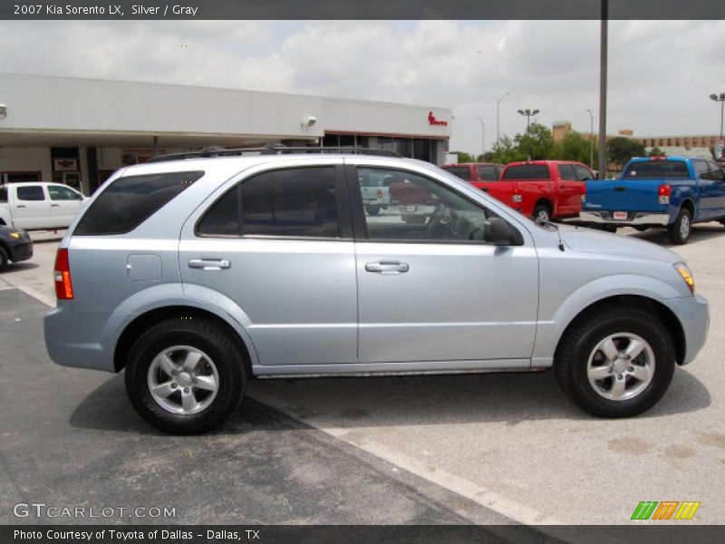 Silver / Gray 2007 Kia Sorento LX