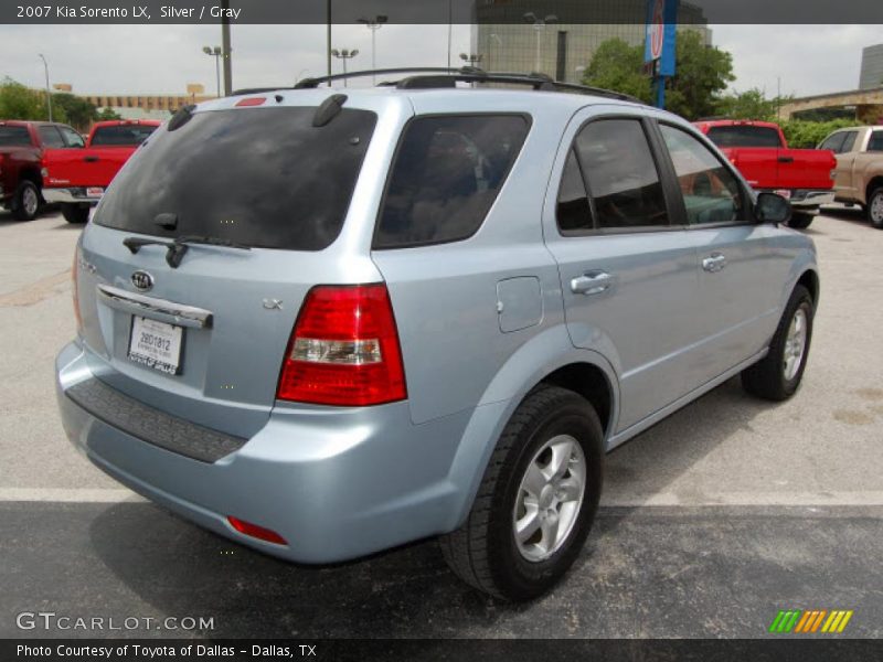 Silver / Gray 2007 Kia Sorento LX