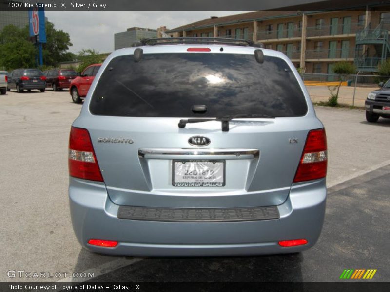 Silver / Gray 2007 Kia Sorento LX