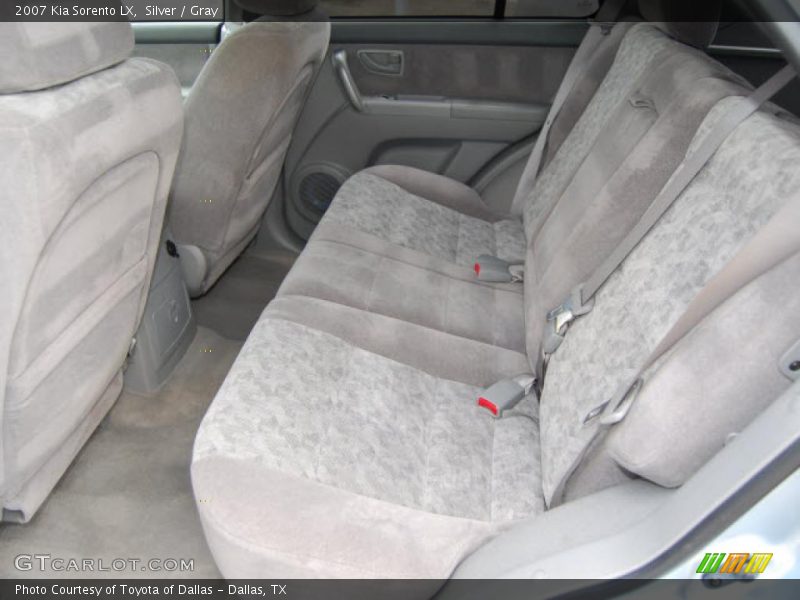 Silver / Gray 2007 Kia Sorento LX