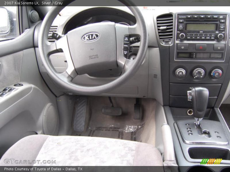 Silver / Gray 2007 Kia Sorento LX