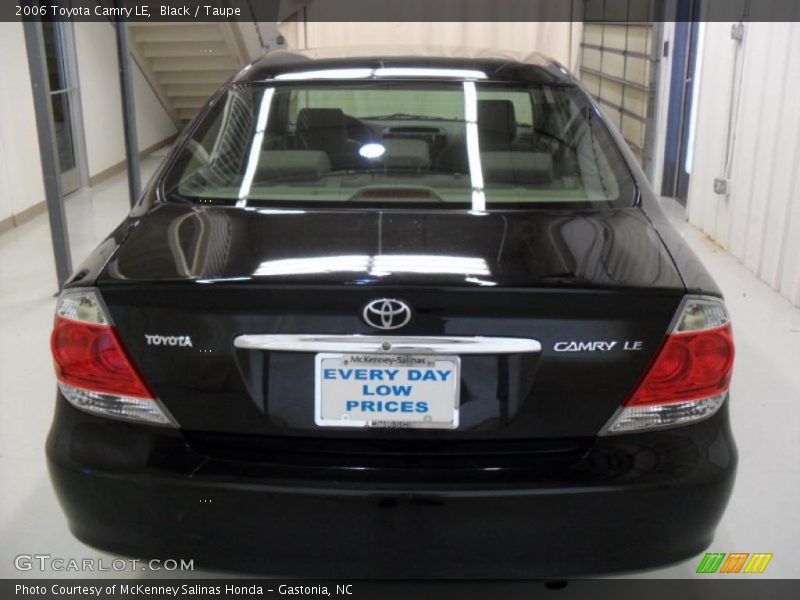 Black / Taupe 2006 Toyota Camry LE