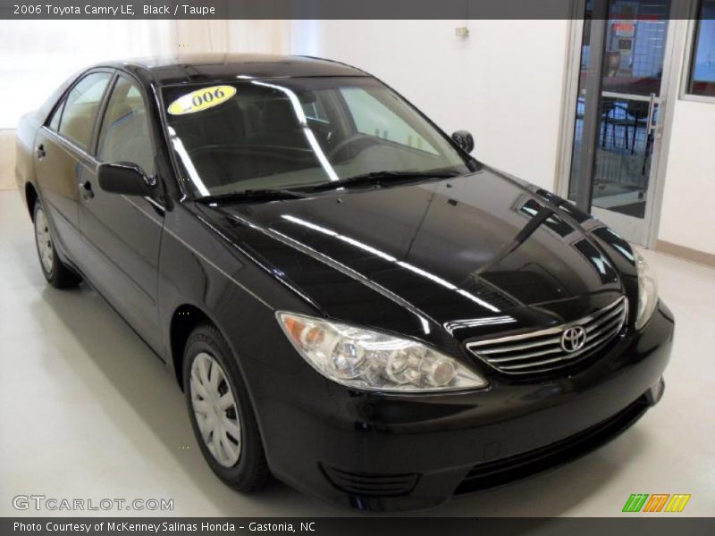 Black / Taupe 2006 Toyota Camry LE