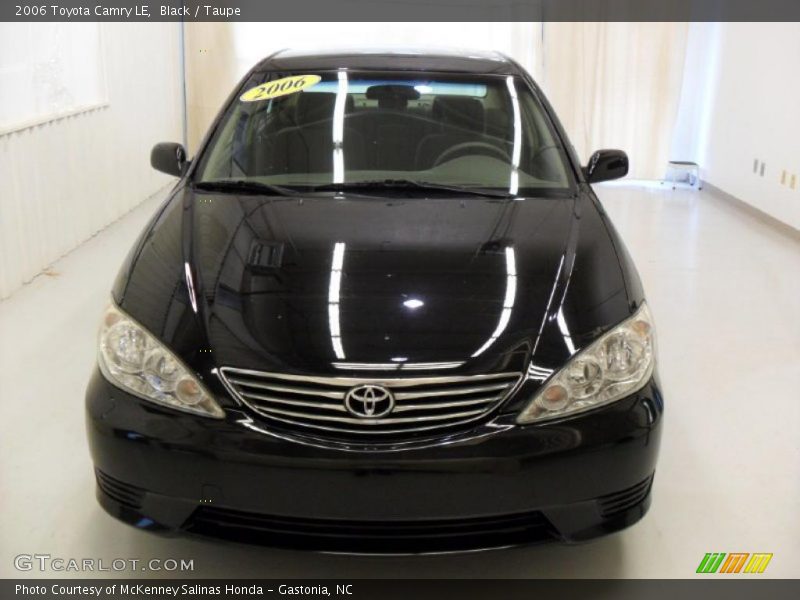 Black / Taupe 2006 Toyota Camry LE