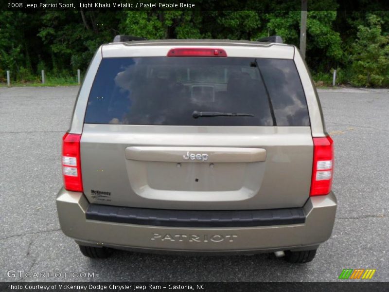 Light Khaki Metallic / Pastel Pebble Beige 2008 Jeep Patriot Sport