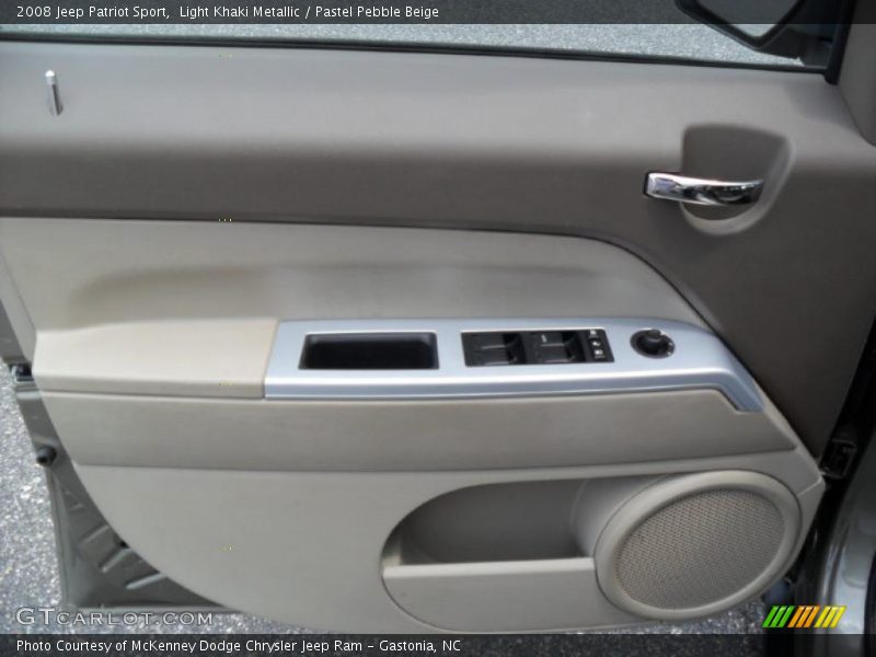 Light Khaki Metallic / Pastel Pebble Beige 2008 Jeep Patriot Sport