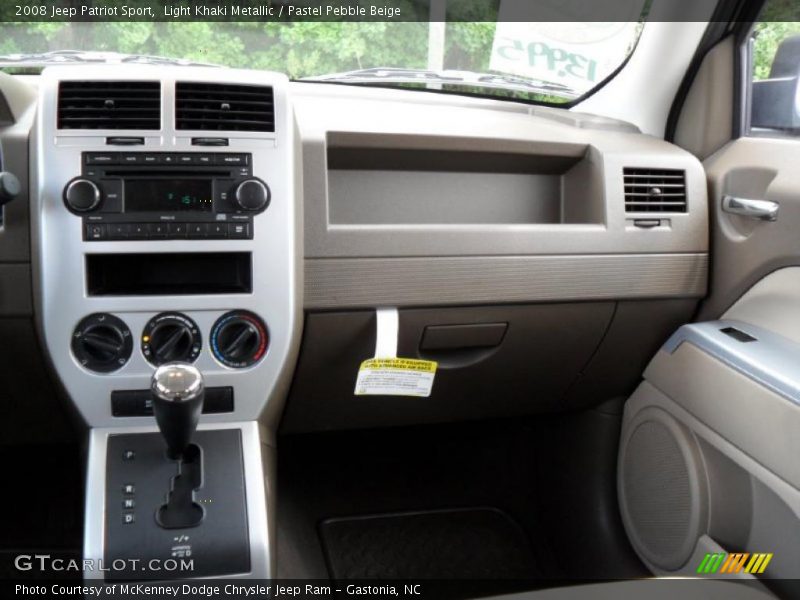 Light Khaki Metallic / Pastel Pebble Beige 2008 Jeep Patriot Sport