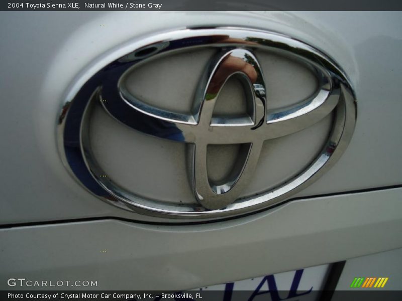 Natural White / Stone Gray 2004 Toyota Sienna XLE
