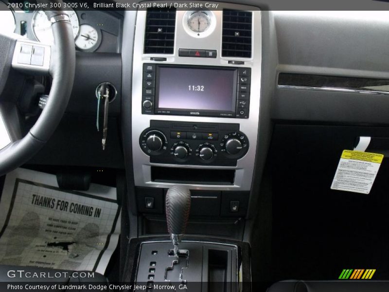 Brilliant Black Crystal Pearl / Dark Slate Gray 2010 Chrysler 300 300S V6