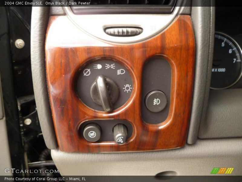 Onyx Black / Dark Pewter 2004 GMC Envoy SLE