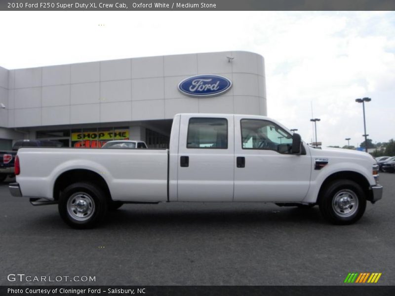 Oxford White / Medium Stone 2010 Ford F250 Super Duty XL Crew Cab