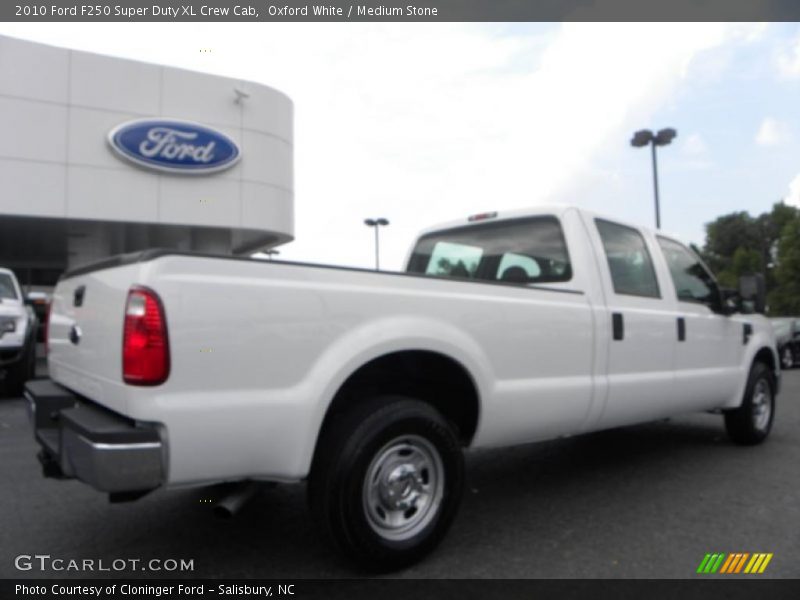 Oxford White / Medium Stone 2010 Ford F250 Super Duty XL Crew Cab