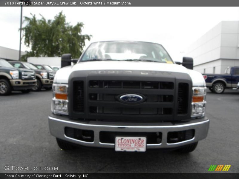 Oxford White / Medium Stone 2010 Ford F250 Super Duty XL Crew Cab