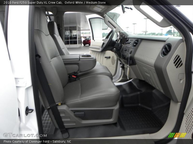 Oxford White / Medium Stone 2010 Ford F250 Super Duty XL Crew Cab