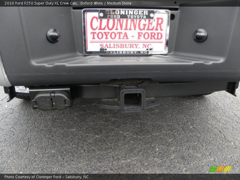 Oxford White / Medium Stone 2010 Ford F250 Super Duty XL Crew Cab