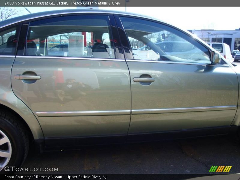 Fresco Green Metallic / Grey 2003 Volkswagen Passat GLS Sedan
